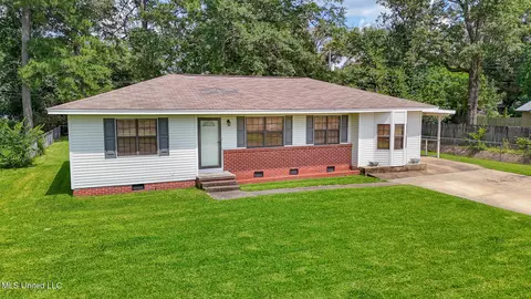 206 Oak Park Dr, Pearl, MS 39208