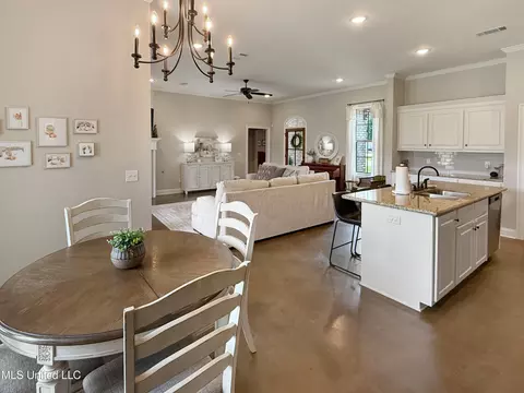 Dining - 102 Brunswick Cv, Canton, MS 39046 photo 1 of 1