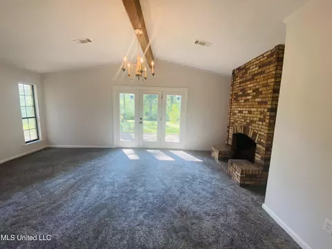 Living - 763 S Springlake Cir, Terry, MS 39170 photo 4 of 6