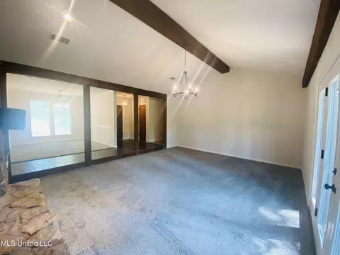 Living - 763 S Springlake Cir, Terry, MS 39170 photo 2 of 6