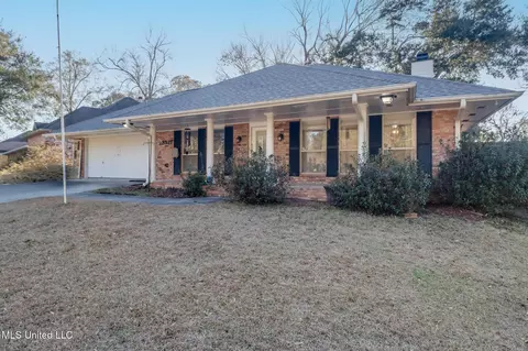 8921 Hanalei Cir, Diamondhead, MS 39525