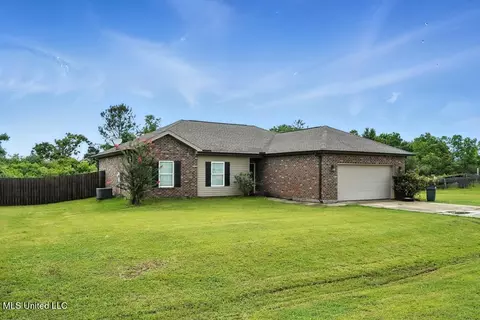 63 Meadow Path Cir, Picayune, MS 39466