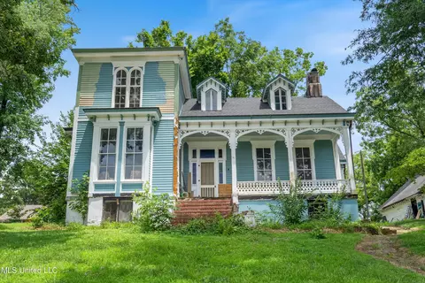 470 E Van Dorn Ave, Holly Springs, MS 38635