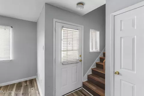 Entry Way - 1017 Windrose Dr, Brandon, MS 39047 photo 1 of 1