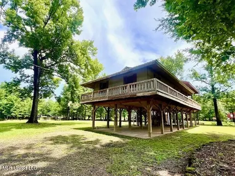 197 Deer Ln, Lucedale, MS 39452