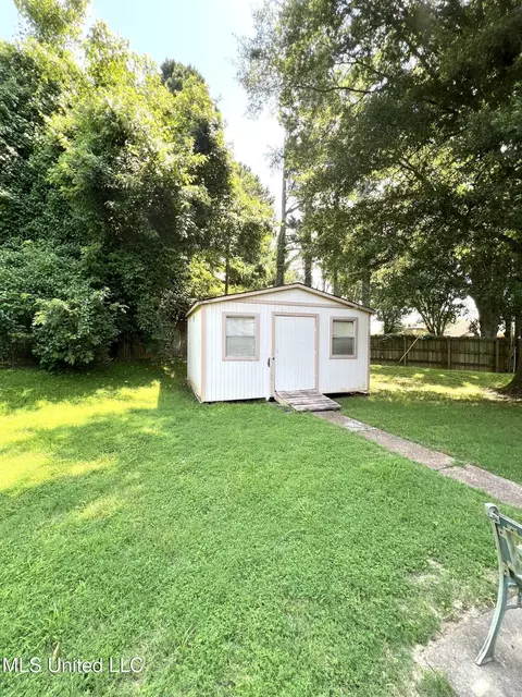 Exterior - 7582 Dewberry Cv, Olive Branch, MS 38654 photo 3 of 8