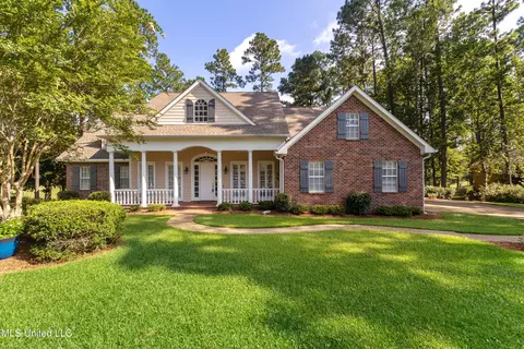 228 Timberton Dr, Hattiesburg, MS 39401