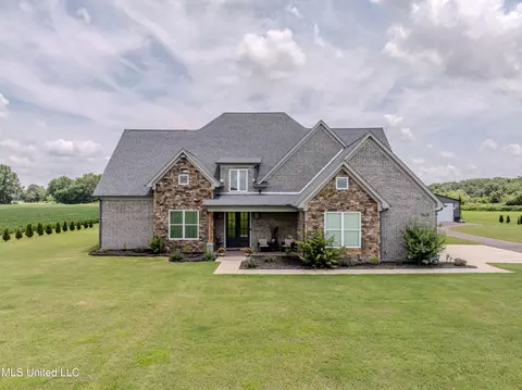 5626 S Robertson Gin Rd, Hernando, MS 38632