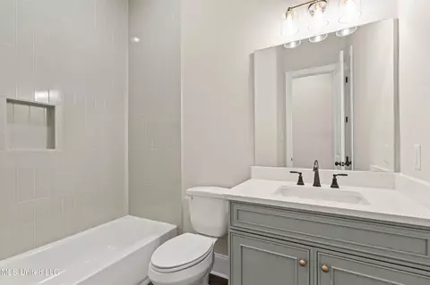 Bath - 4172 Brooke Dr, Nesbit, MS 38651 photo 1 of 4