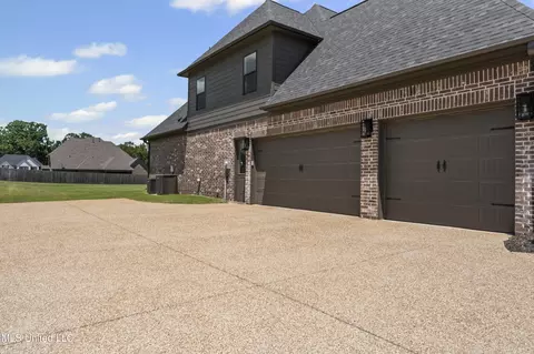 Exterior - 4172 Brooke Dr, Nesbit, MS 38651 photo 5 of 7