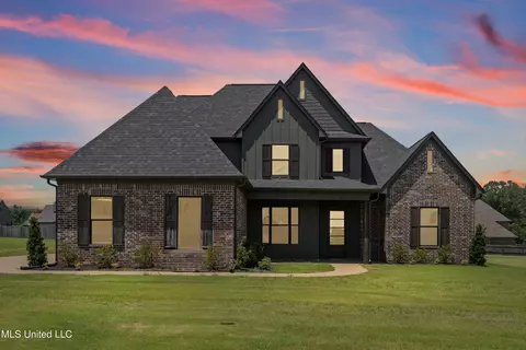 Exterior - 4172 Brooke Dr, Nesbit, MS 38651 photo 2 of 7