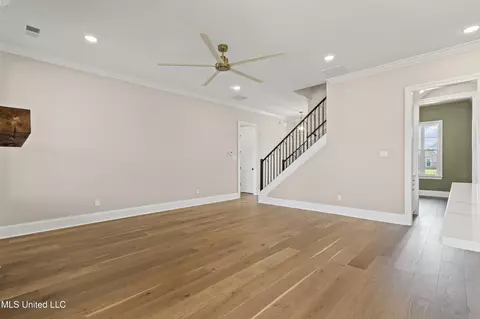 Living - 4172 Brooke Dr, Nesbit, MS 38651 photo 2 of 2