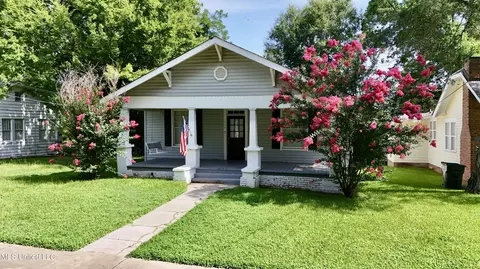 304 W Leake St, Clinton, MS 39056