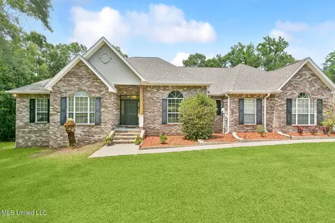 5080 Longbow Dr, Kiln, MS 39556