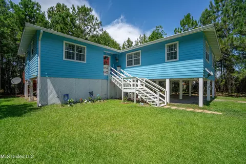 5052 Schira St, Bay Saint Louis, MS 39520