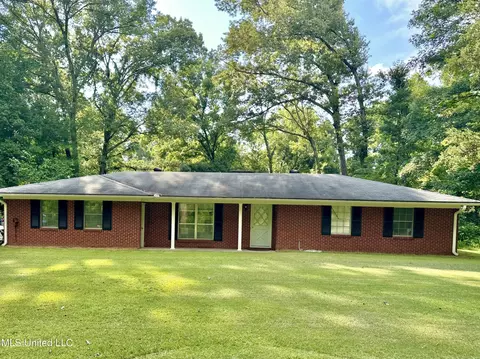 1867 Mt Alban Rd, Vicksburg, MS 39180