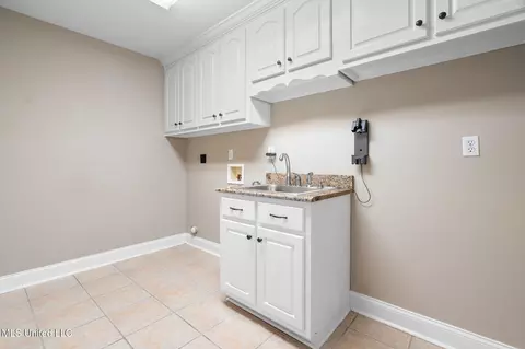 8316 Saddlebrook Trl, Olive Branch, MS 38654 photo 14