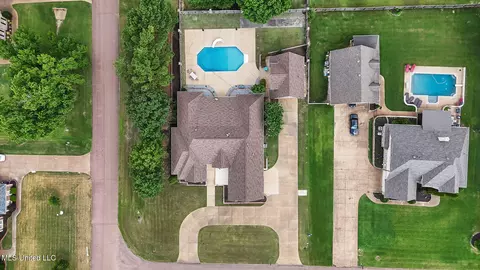 8316 Saddlebrook Trl, Olive Branch, MS 38654 photo 30