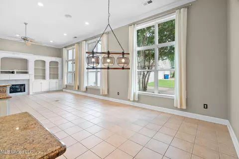 8316 Saddlebrook Trl, Olive Branch, MS 38654 photo 12