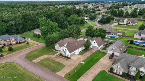 8316 Saddlebrook Trl, Olive Branch, MS 38654 photo 28