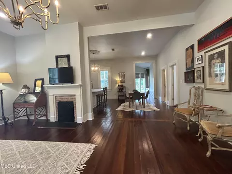 807 Washington St, Natchez, MS 39120 photo 9