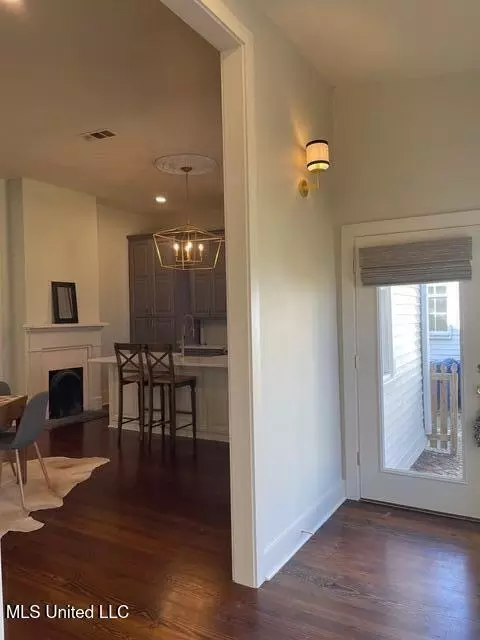 807 Washington St, Natchez, MS 39120 photo 4