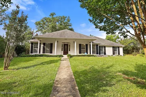 602 Hathaway Dr, Clinton, MS 39056