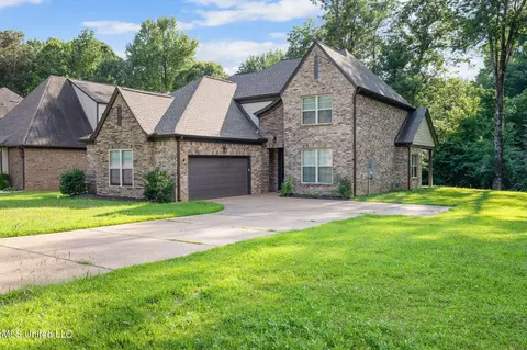 4703 Bonne Terre Dr, Nesbit, MS 38651