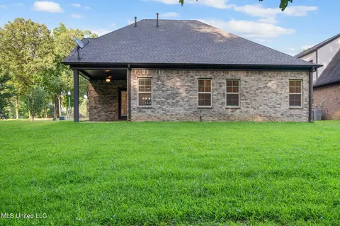 Exterior - 4703 Bonne Terre Dr, Nesbit, MS 38651 photo 5 of 9