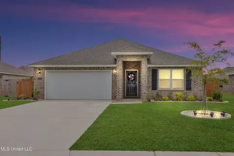 10107 Woodbury Dr, Gulfport, MS 39503