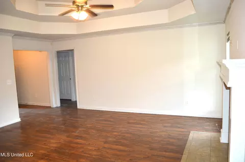 Living - 136 Dakota St, Byram, MS 39272 photo 3 of 3