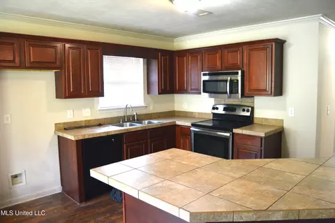 Kitchen - 136 Dakota St, Byram, MS 39272 photo 1 of 3