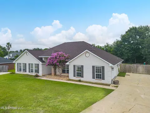 15076 E Shadow Creek Dr, Biloxi, MS 39532 photo 2