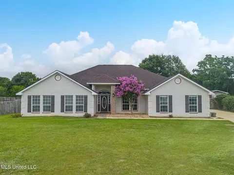 15076 E Shadow Creek Dr, Biloxi, MS 39532