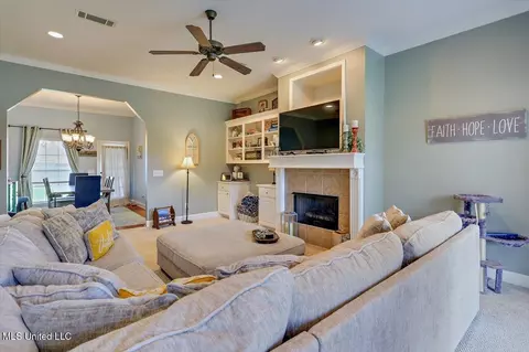 Living - 238 John Martin Dr, Brandon, MS 39047 photo 1 of 3