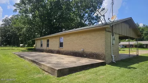 Other - 210 Ford St, Como, MS 38619 photo 1 of 5