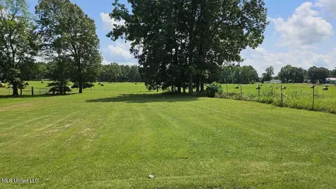 Exterior - 210 Ford St, Como, MS 38619 photo 2 of 4