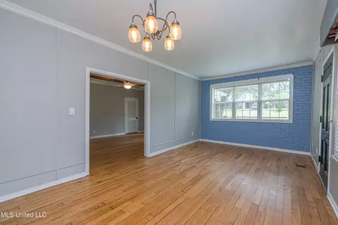 Living - 618 Eagle Ave, Jackson, MS 39206 photo 5 of 8