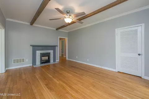 Living - 618 Eagle Ave, Jackson, MS 39206 photo 8 of 8