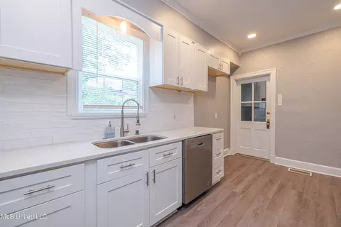Kitchen - 618 Eagle Ave, Jackson, MS 39206 photo 4 of 6