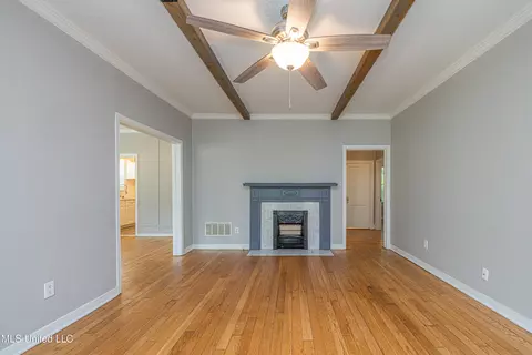 Living - 618 Eagle Ave, Jackson, MS 39206 photo 7 of 8