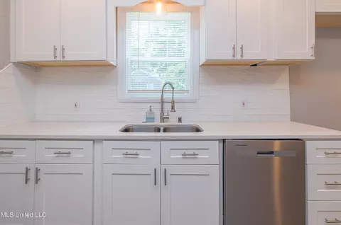 Kitchen - 618 Eagle Ave, Jackson, MS 39206 photo 5 of 6