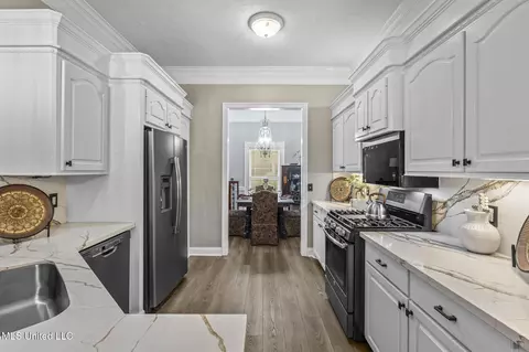 Kitchen - 1979 Short Rd, Raymond, MS 39154 photo 2 of 4