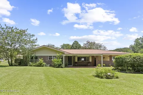 205 Dahaja Cir, Clinton, MS 39056