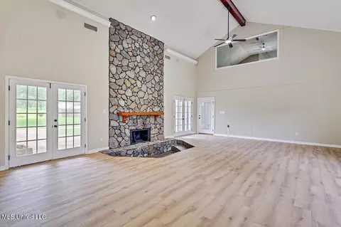 Living - 131 Hidden Valley Ln, Jackson, MS 39212 photo 1 of 4