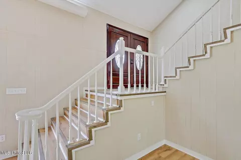 Entry Way - 131 Hidden Valley Ln, Jackson, MS 39212 photo 2 of 3