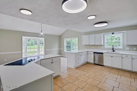 Kitchen - 131 Hidden Valley Ln, Jackson, MS 39212 photo 2 of 2
