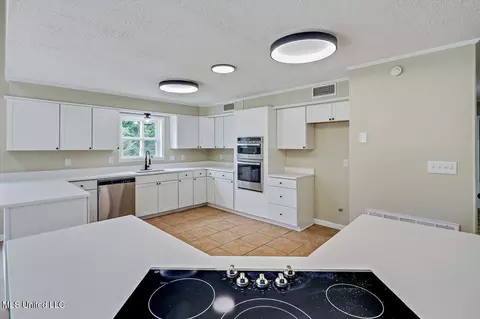 Kitchen - 131 Hidden Valley Ln, Jackson, MS 39212 photo 1 of 2