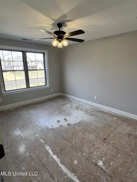 Bedroom - 4789 Bakers Trl E, Nesbit, MS 38651 photo 2 of 2