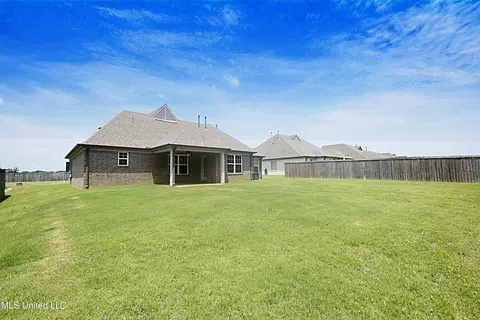 Exterior - 3332 Magnolia Bloom Dr, Hernando, MS 38632 photo 3 of 5